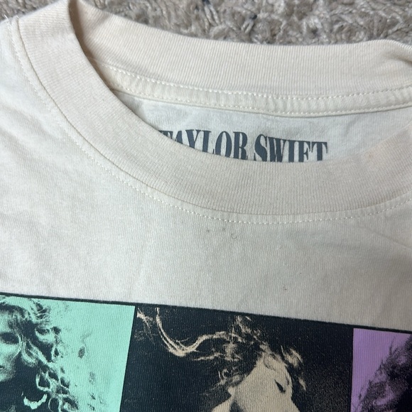 Official Taylor Swift Eras Tour Tee Size Small - Picture 3 of 4